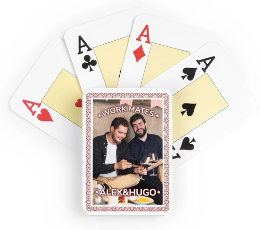 Jeu de Cartes Personnalisé - Français - Jeu de Cartes avec Votre Photo sur Un Côté - Jeu de 55 Cartes avec Carreaux, Trèfles, Cœurs et Piques - 100% Personnalisé Français 100 % Personnalisé