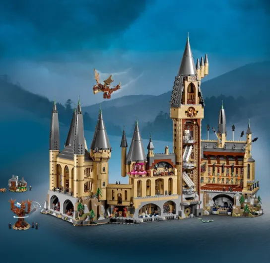 71043 Harry Potter Le château de Poudlard, Jouet, avec Saule Cogneur, la Chambre des Secrets, et Cabane de Hagrid, Inclut 27 Figurines, Dès 16 Ans Austin