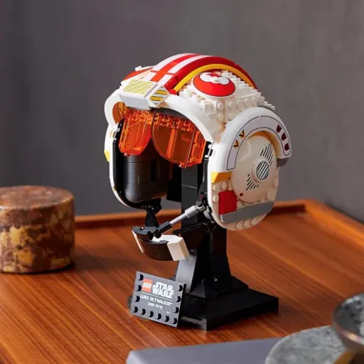 Test LEGO 75327 Casque Red Five Luke Skywalker : un joli casque de fan, pas le plus fun à monter