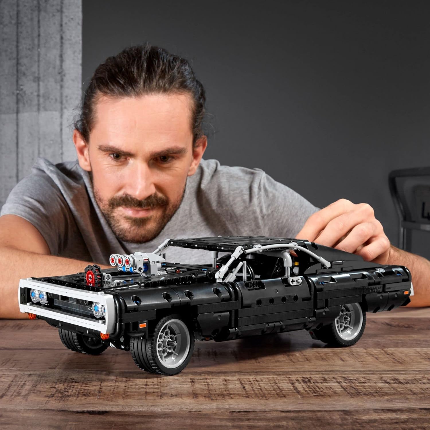 42111 Technic Fast & Furious La Dodge Charger de Dom, Modèle Réduit de Voiture de Couse à Construire, Idée de Cadeau Simple