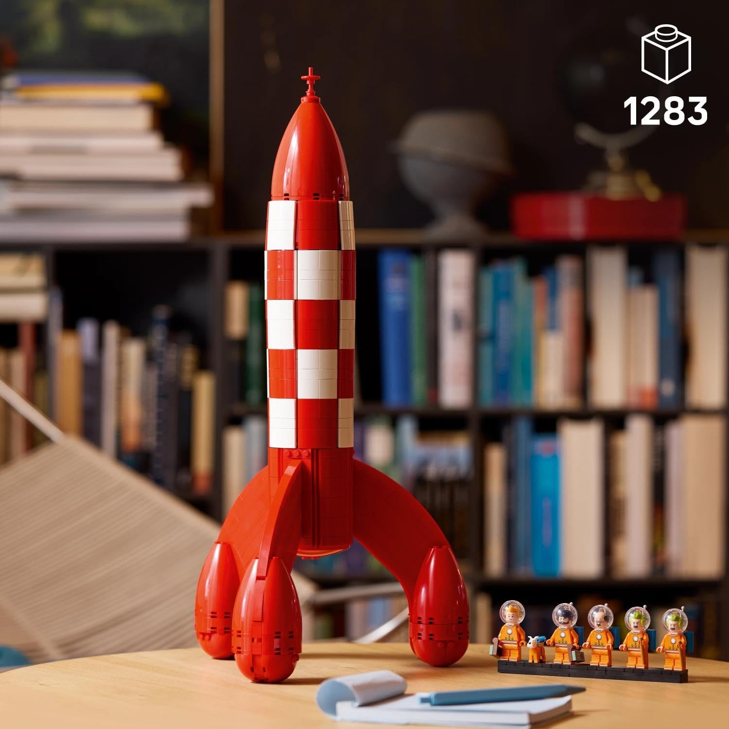 Ideas La Fusée de Tintin - Maquette de Navette Spatiale pour Adulte - Décoration de Bureau DIY avec 5 Minifigurines & Figurine de Milou Le Chien - Idée Cadeau pour Fans de Bande Dessinée 21367