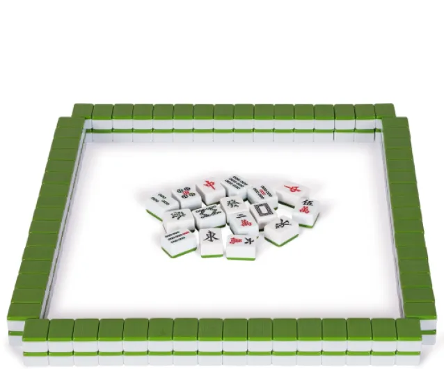 YMI Mahjong Chinois Rouge Heritage, 146 tuiles - 146 tuiles gravées en mélamine à rayures vertes, étui vinyle rouge, dés et indicateur de vent; 4,3 kg - Chinois uniquement.
